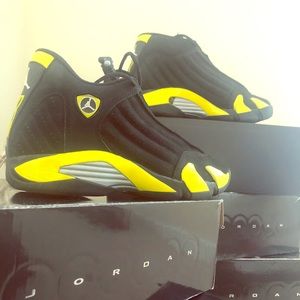 Air Jordan 14 Retro Thunder: BLACK AND YELLOW, oww